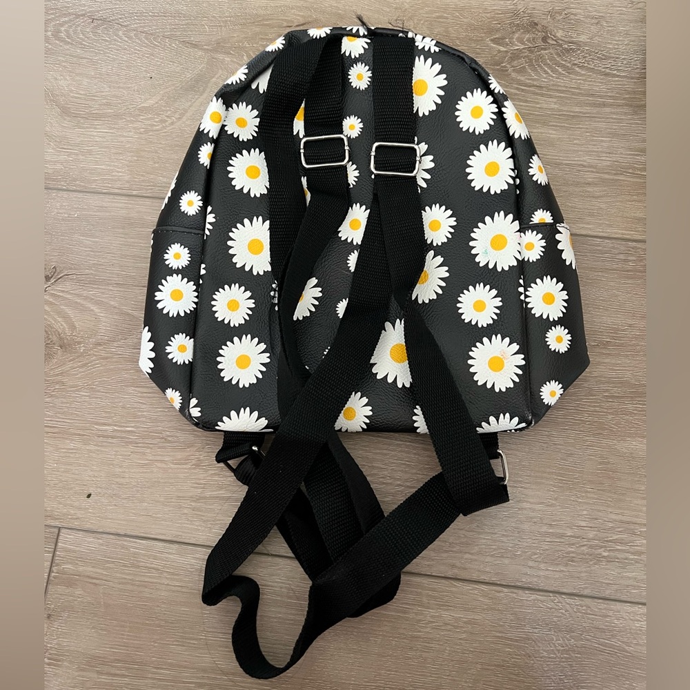 Small Daisy Flower Patterned Backpack - image 2
